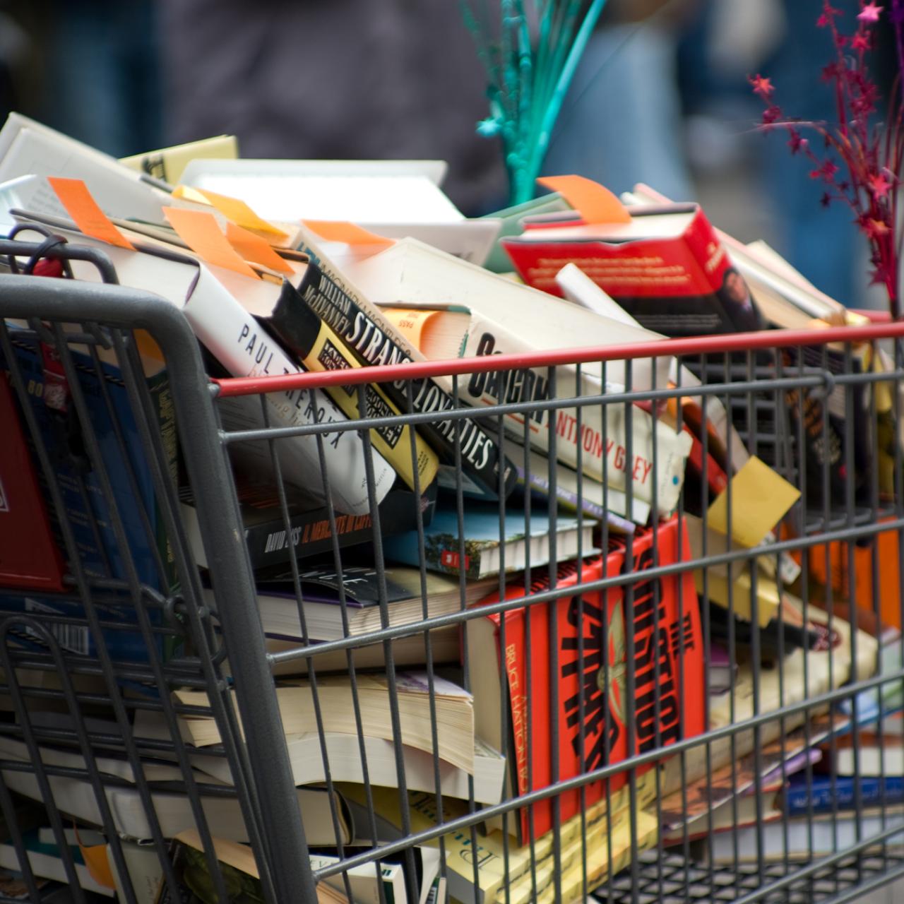 Buecherflohmarkt © Corey Leopold.jpg